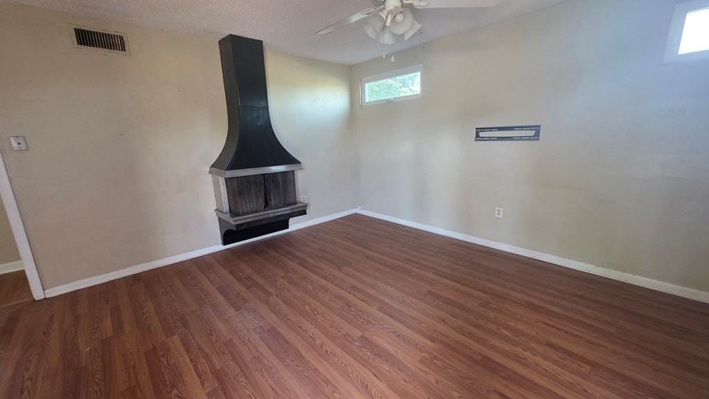 2111 W Kentucky Ave - Photo 5 of 13
