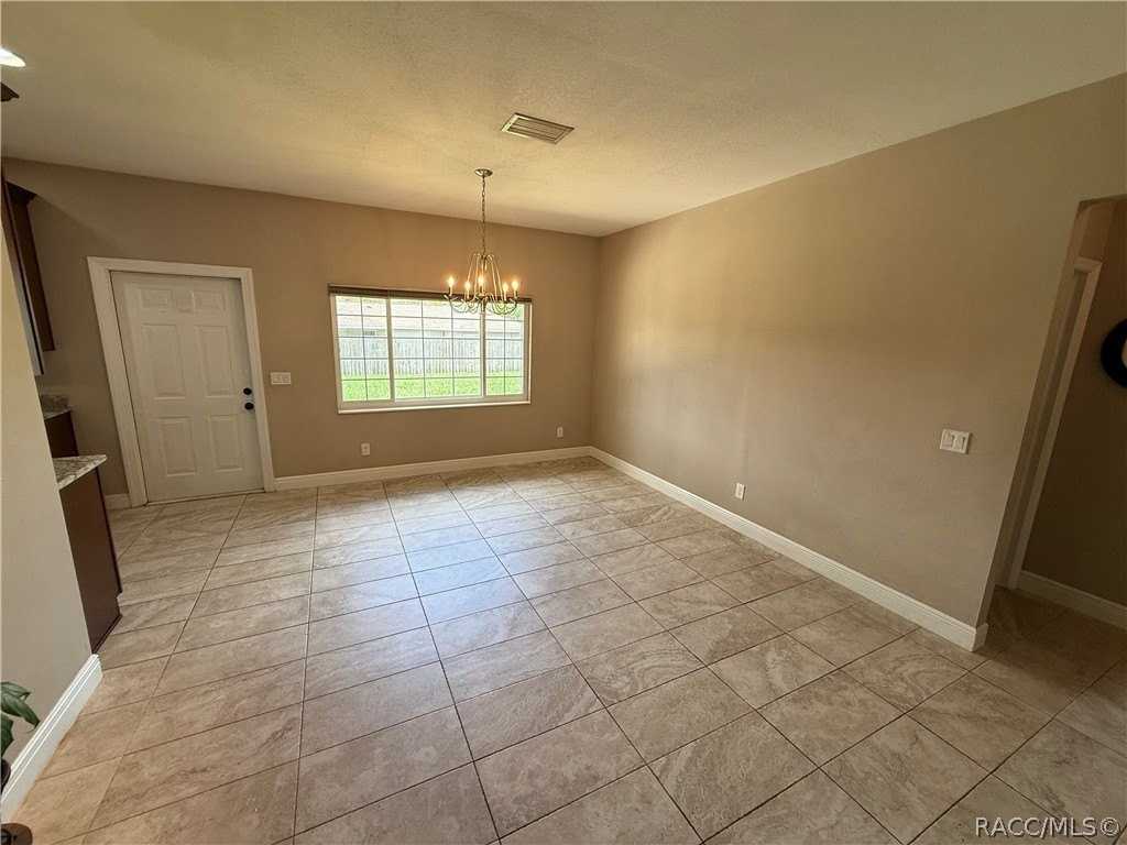 3047 W Kirkwood Pl - Photo 4 of 35