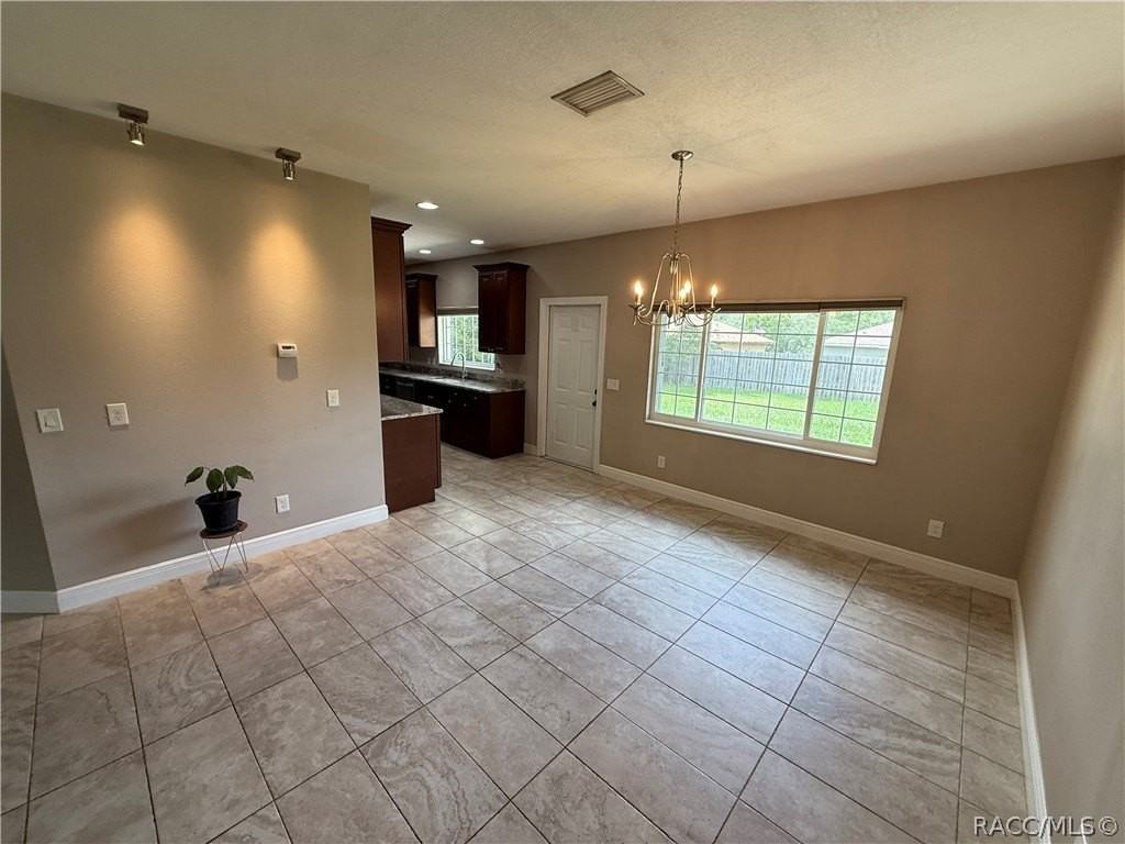 3047 W Kirkwood Pl - Photo 5 of 35