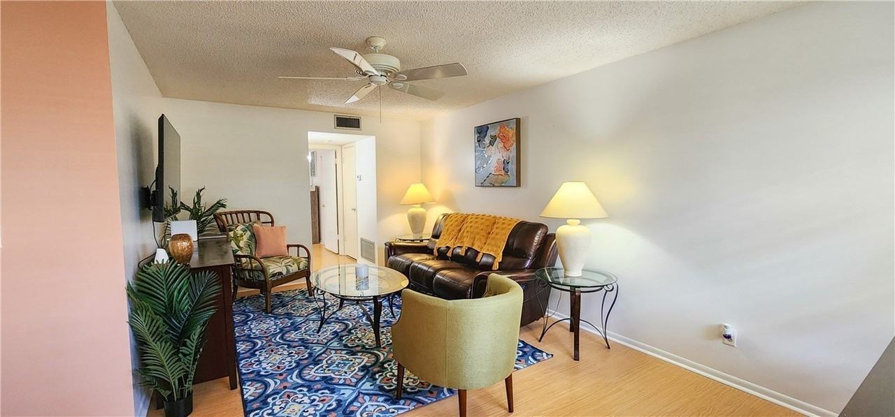 95 Spring Lake Dr #103 - Photo 2 of 16