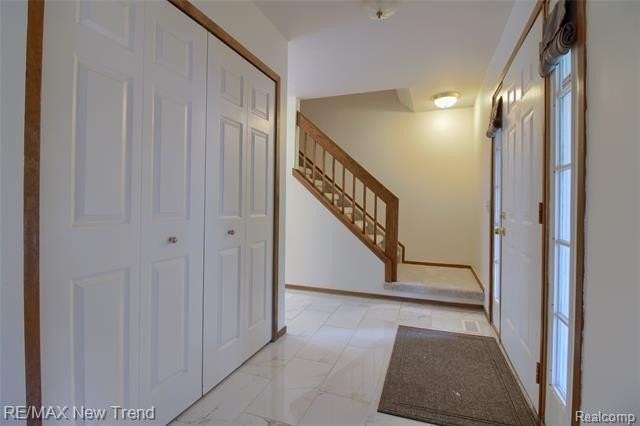 24498 Redwing Dr - Photo 4 of 35