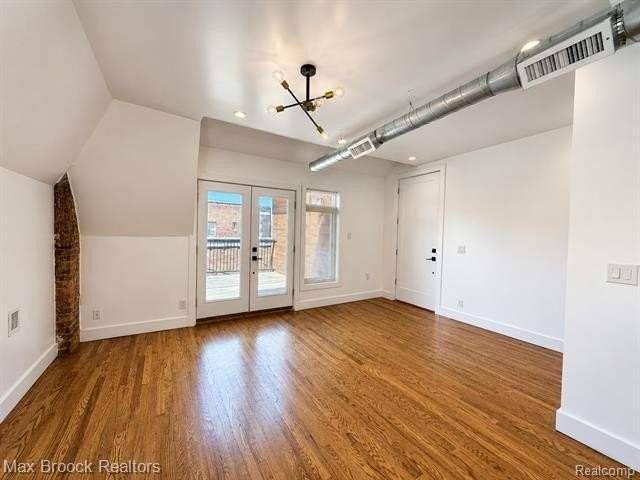 3143 Trumbull St #301 - Photo 3 of 12