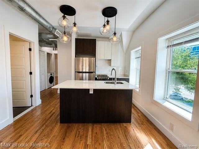 3143 Trumbull St #301 - Photo 4 of 12