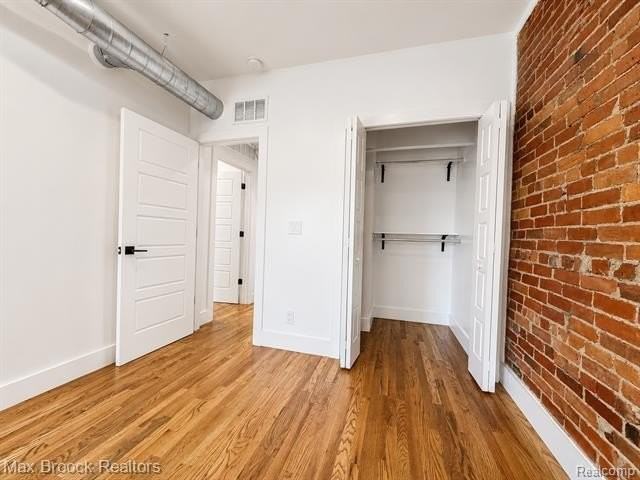 3143 Trumbull St #301 - Photo 6 of 12
