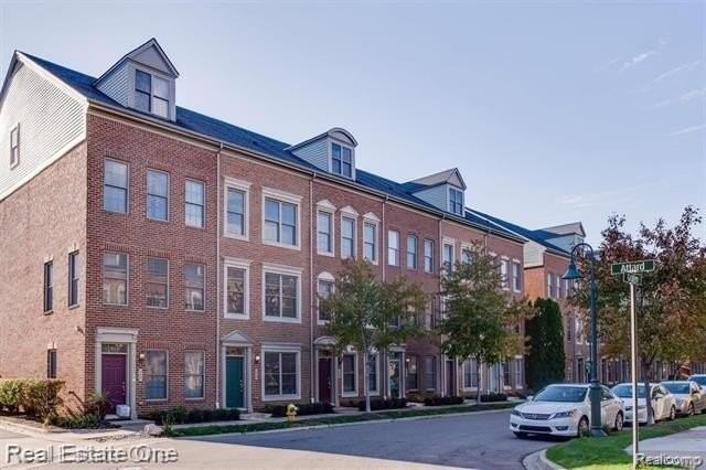 536 Graten St - Photo 2 of 17