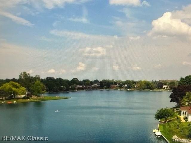 1587 3 Lakes Dr - Photo 2 of 50