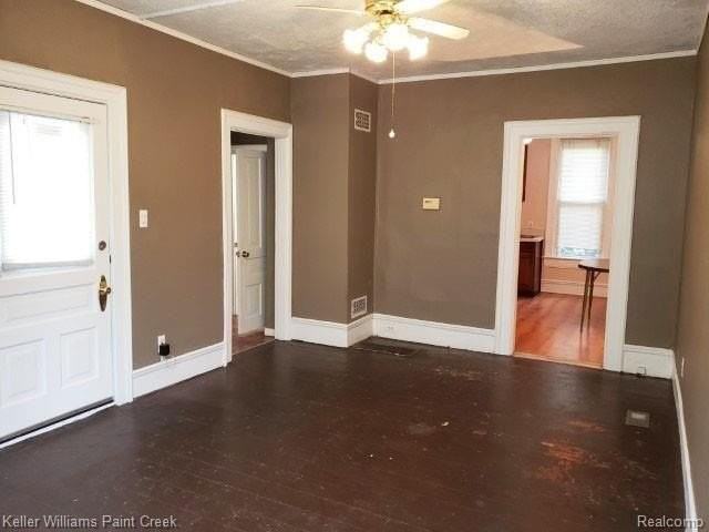 79 Hubbard St - Photo 7 of 19