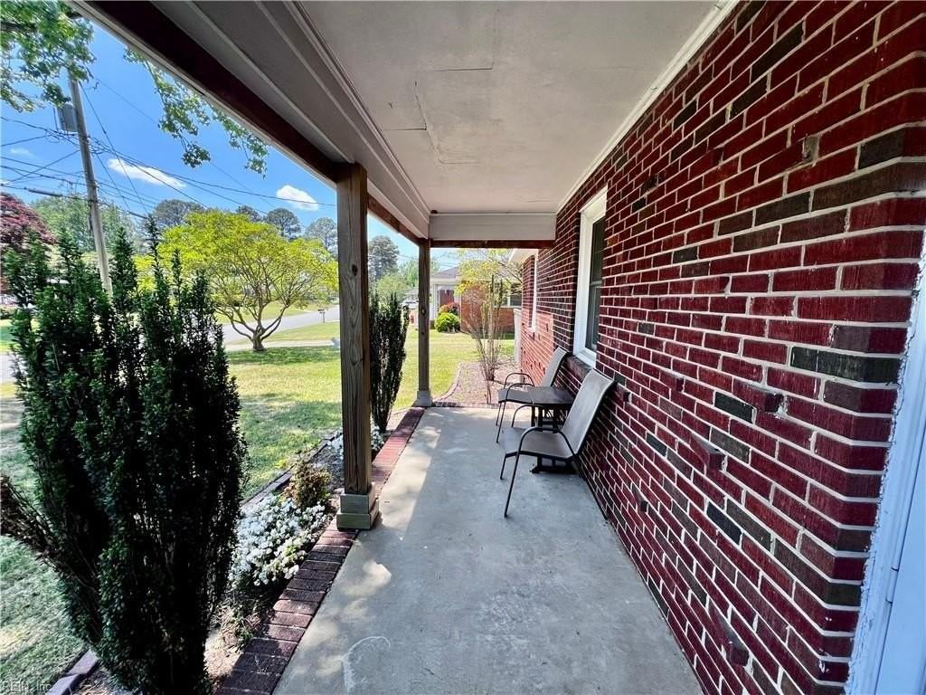 1114 Woodland Terrace Dr - Photo 2 of 25