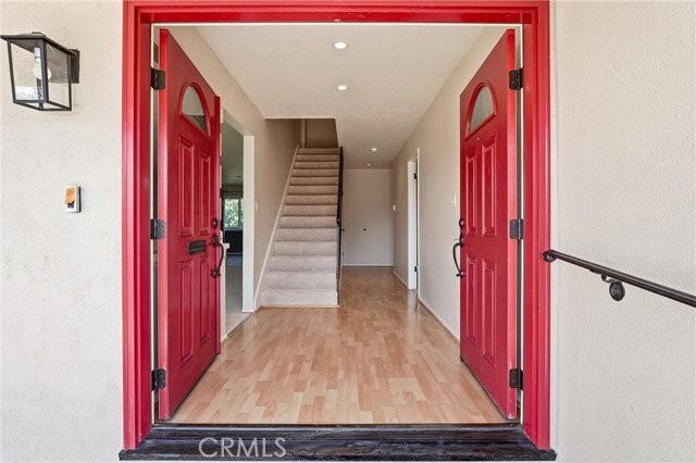 1163 N Lincoln St - Photo 2 of 8