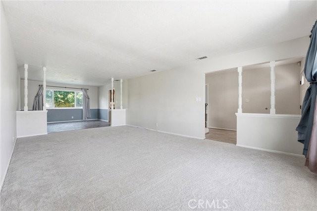 1163 N Lincoln St - Photo 4 of 8