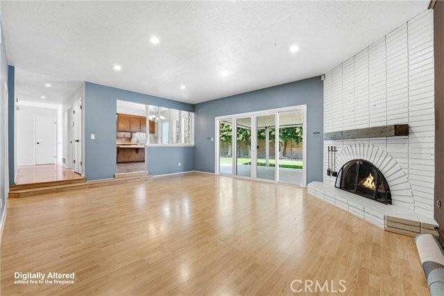 1163 N Lincoln St - Photo 6 of 8