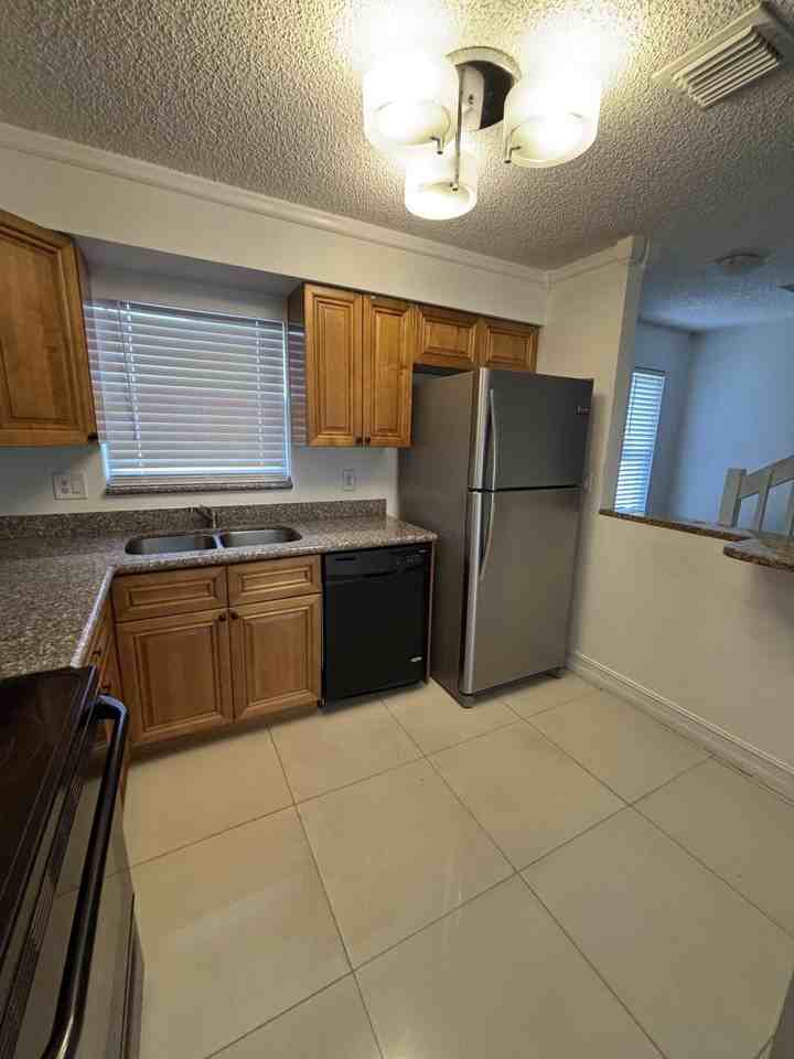3604 Inlet Cir - Photo 4 of 16