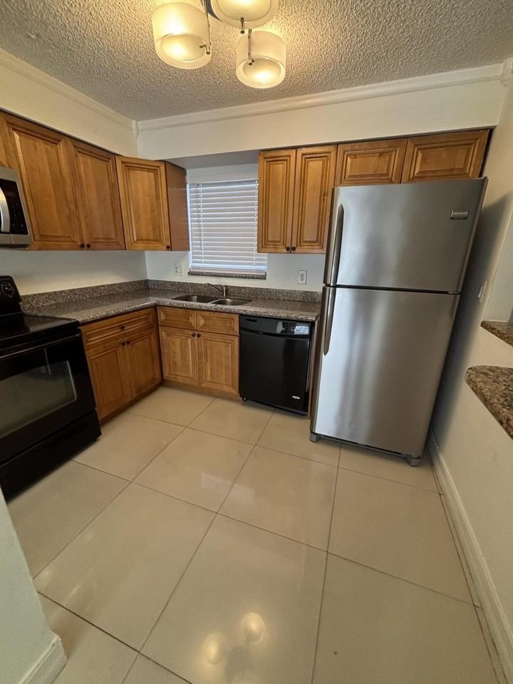 3604 Inlet Cir - Photo 5 of 16