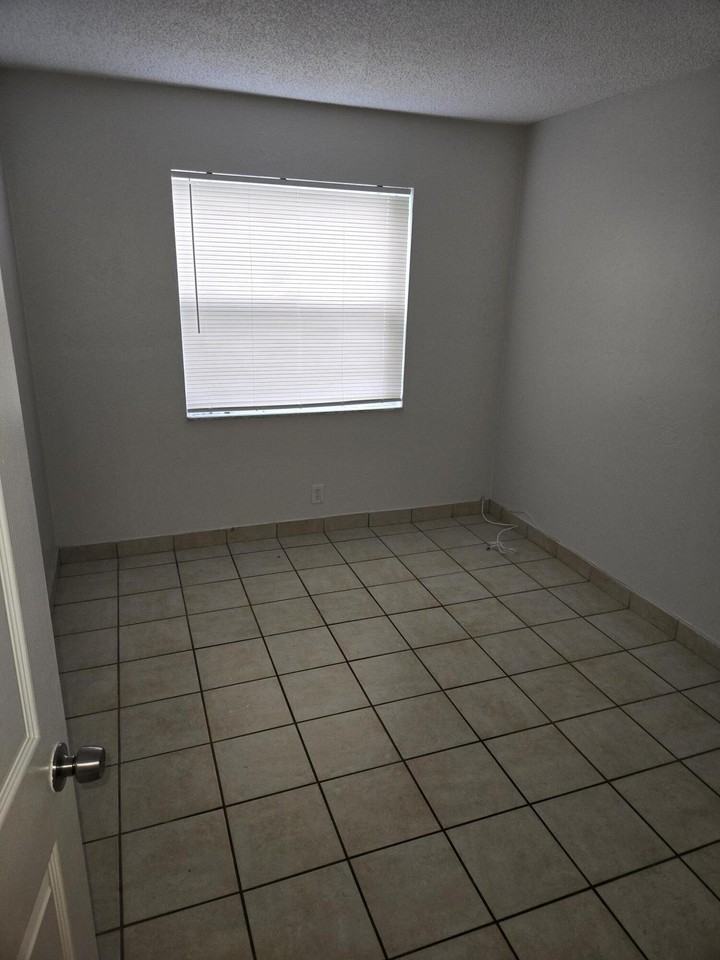 3714 Sw 60th Ter #28 - Photo 7 of 9