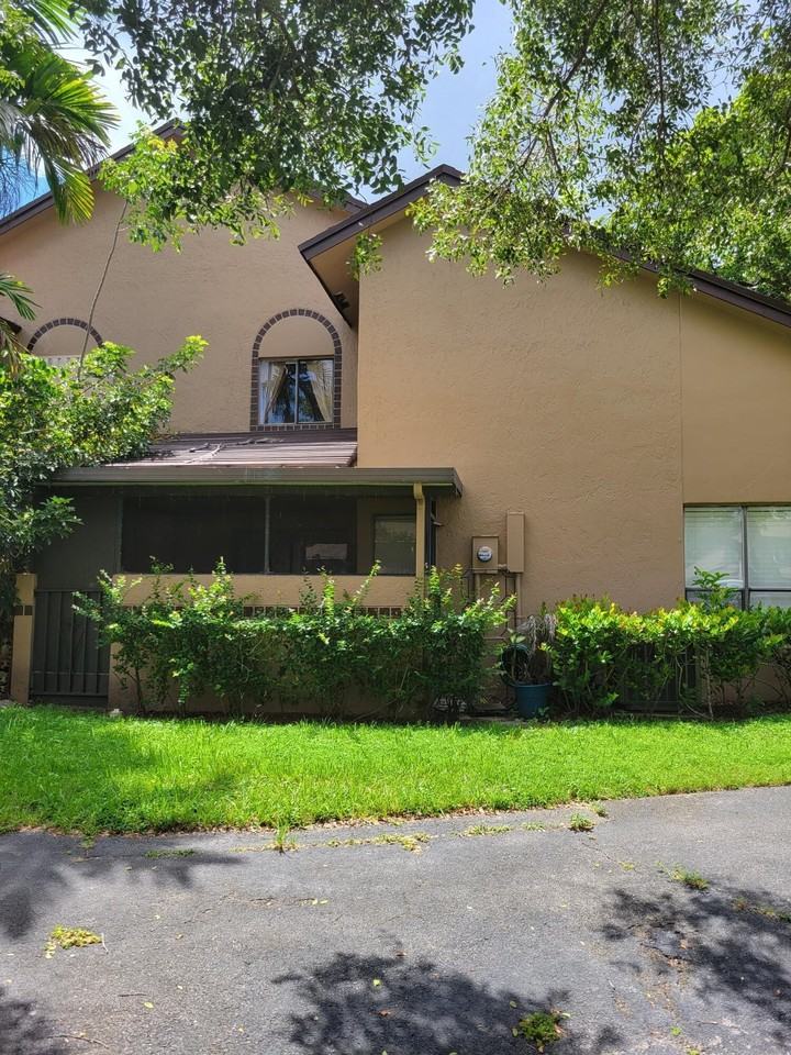 3605 Nw 21st Ct - Photo 2 of 38