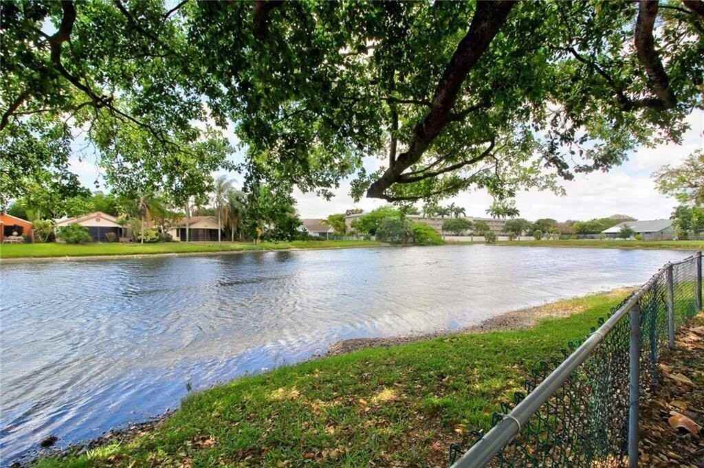 3605 Nw 21st Ct - Photo 5 of 38