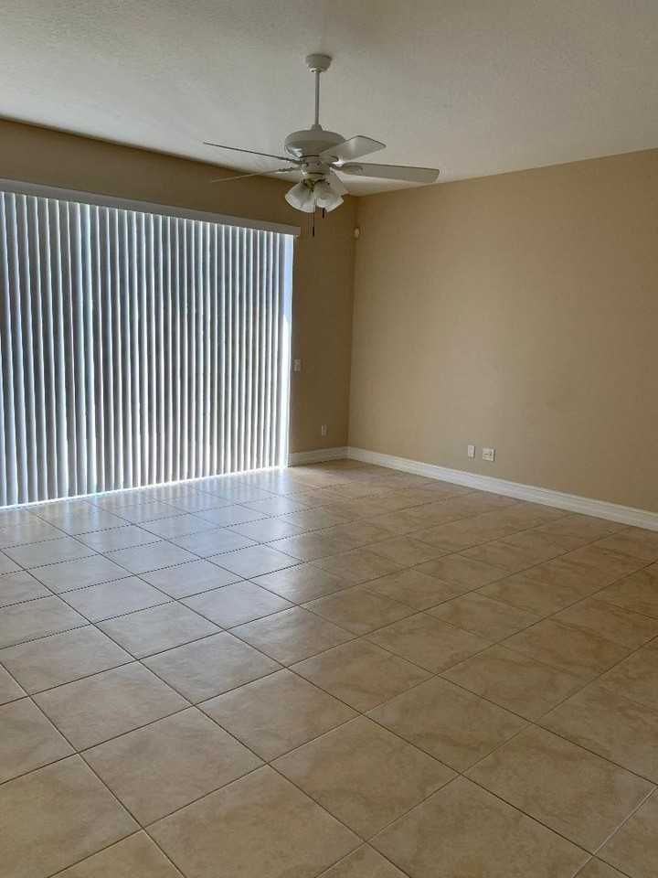 1176 Pinewood Lake Ct - Photo 3 of 19