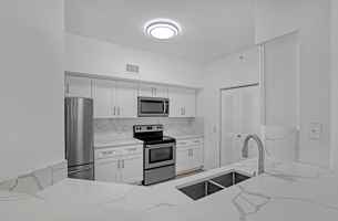 featured image of 340 Crestwood Cir #302
