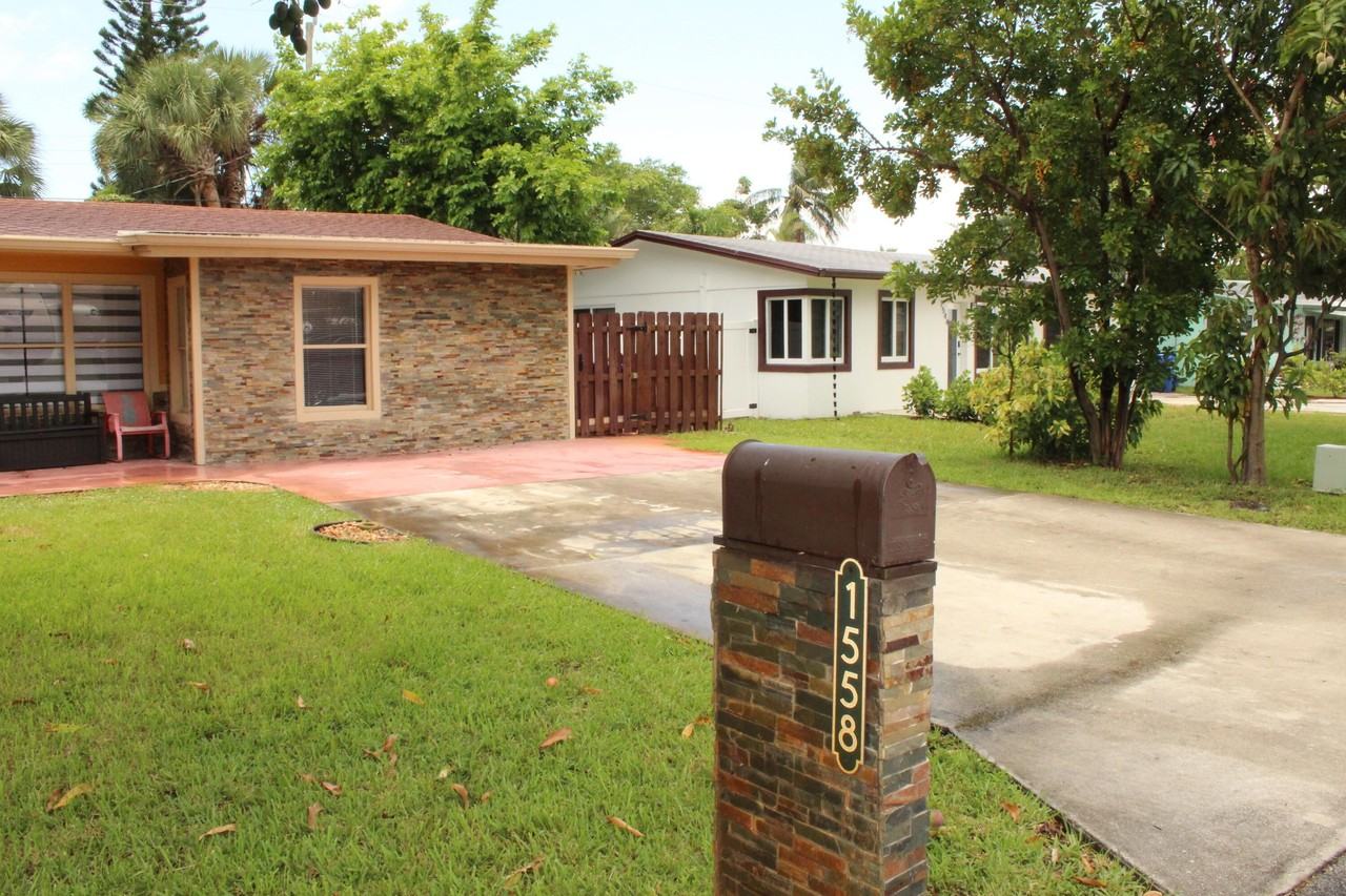 1558 Ne 30th St - Photo 4 of 35