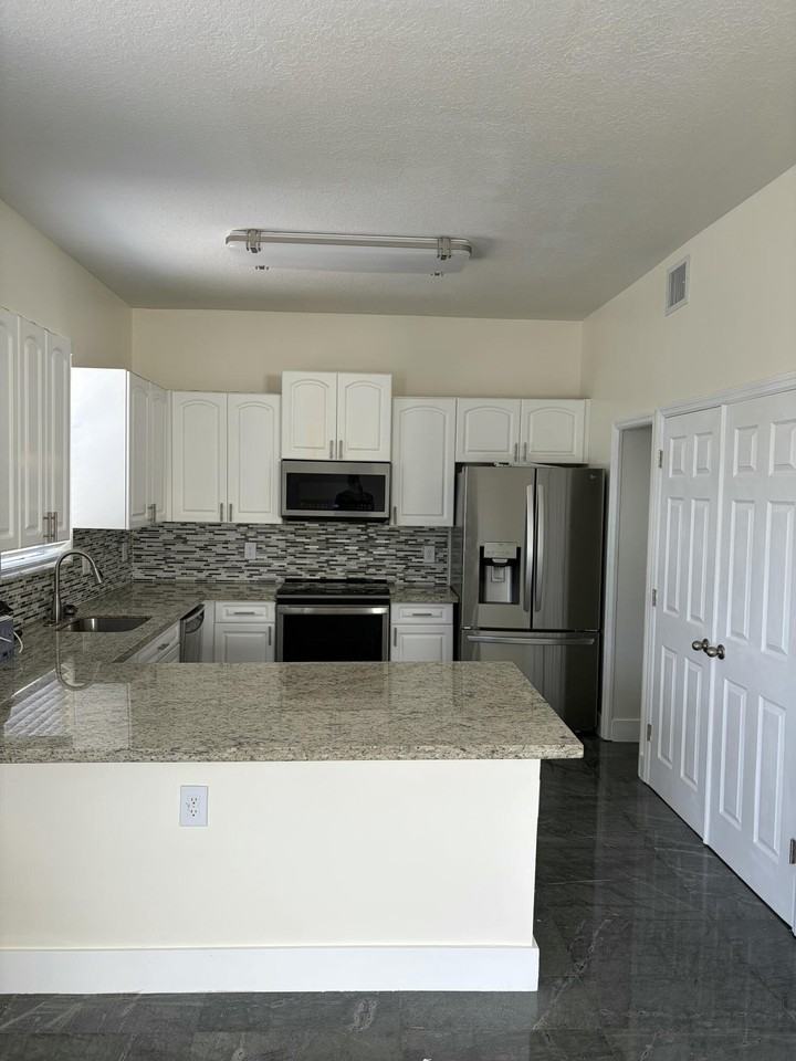 9860 Nw 20th Ct - Photo 3 of 17