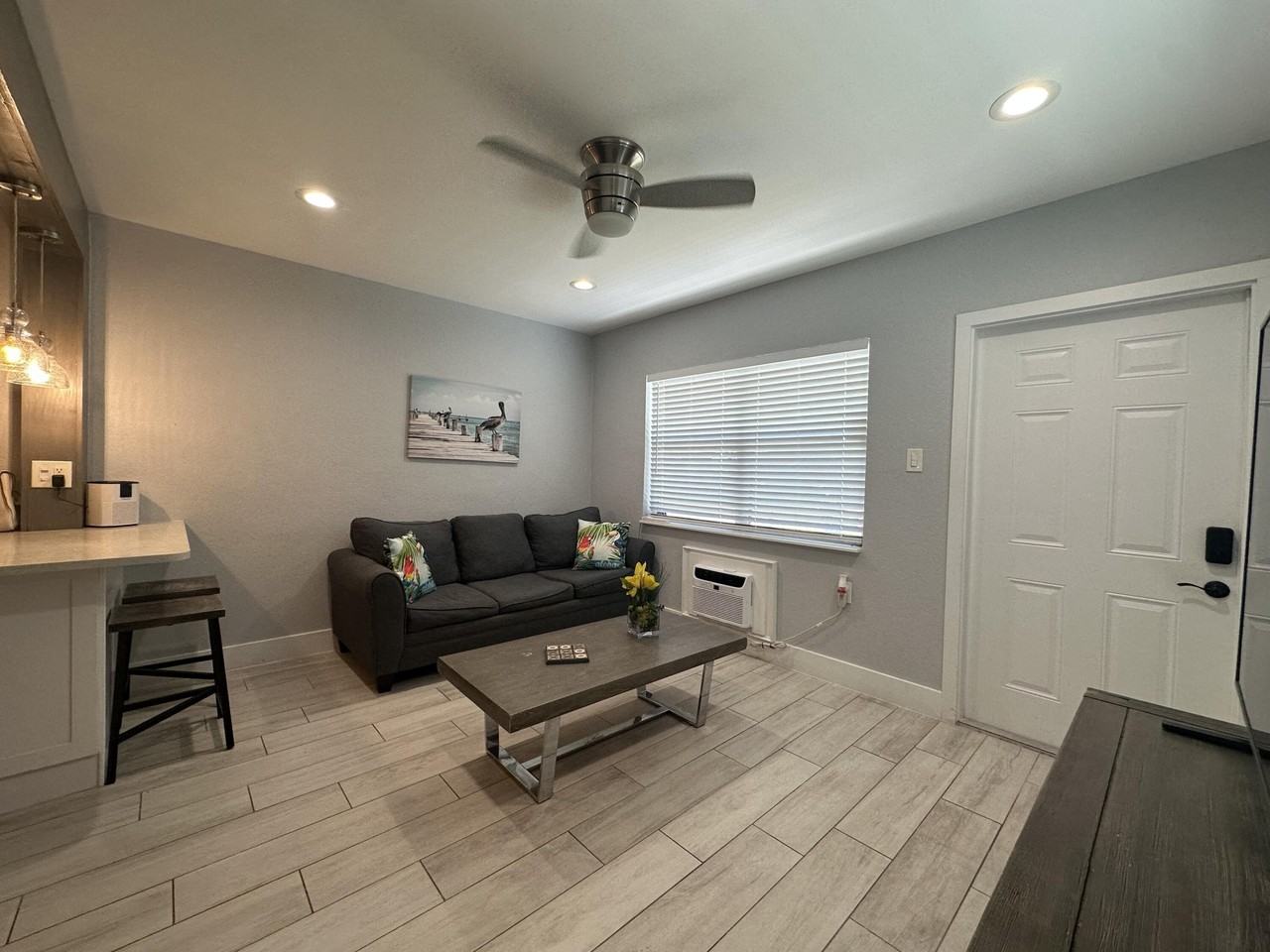 119 Sunrise Ave #A - Photo 3 of 13