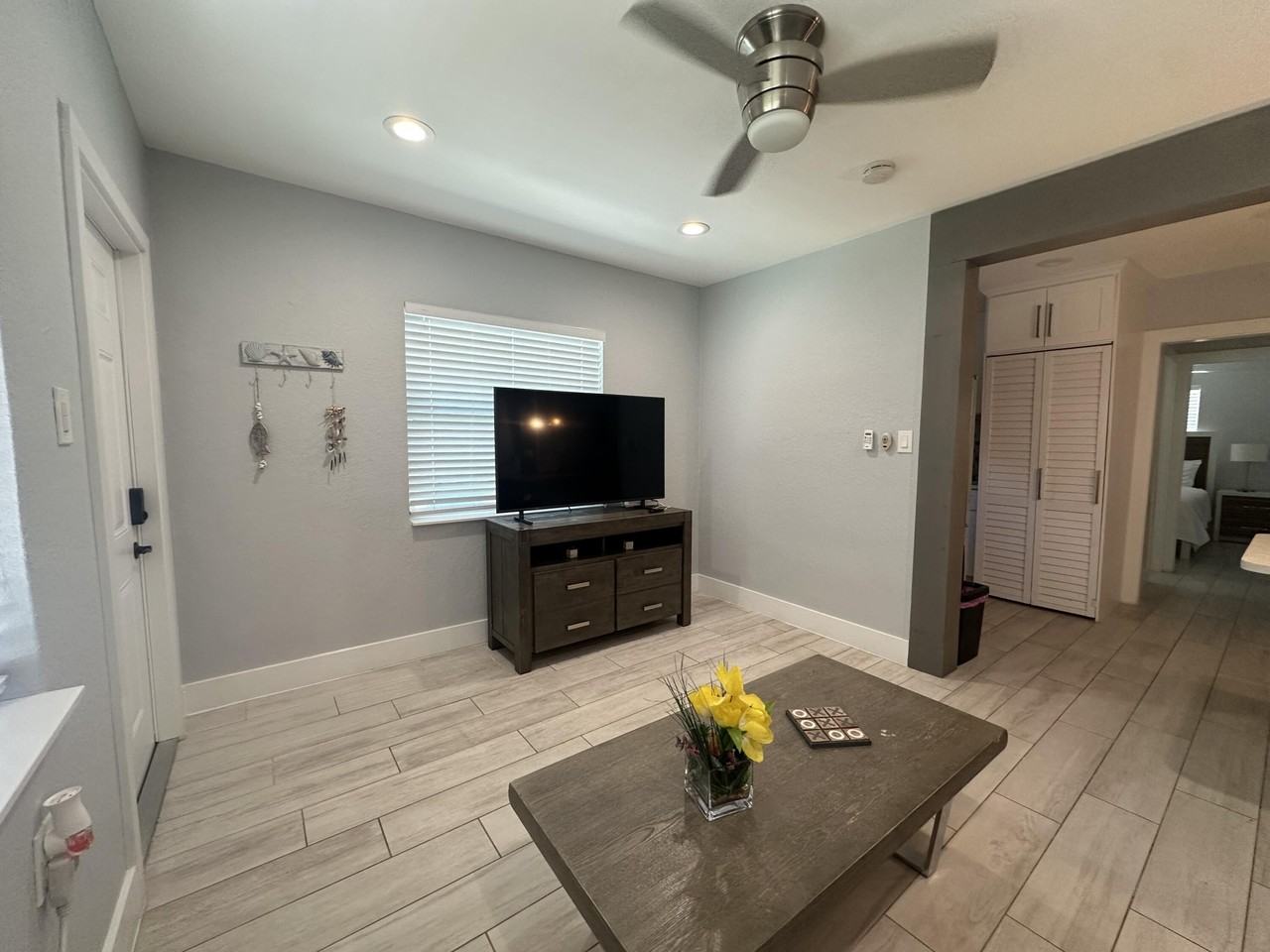 119 Sunrise Ave #A - Photo 4 of 13