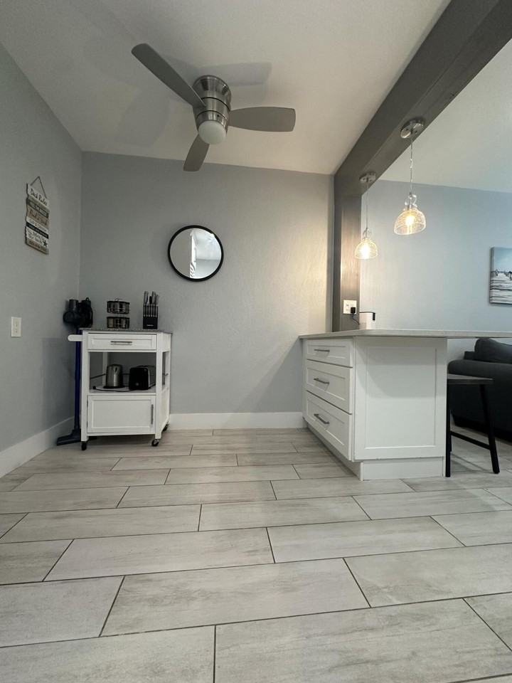 119 Sunrise Ave #A - Photo 6 of 13