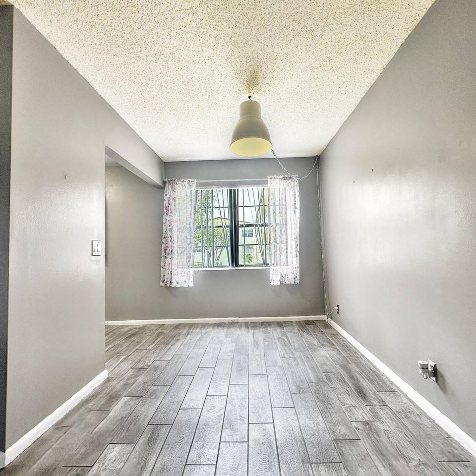 144 Mansfield D #D - Photo 3 of 14