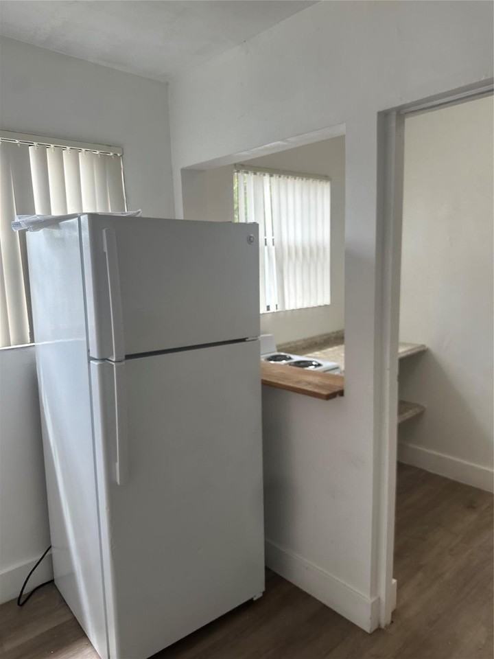 6541 Miramar Pkwy - Photo 4 of 12