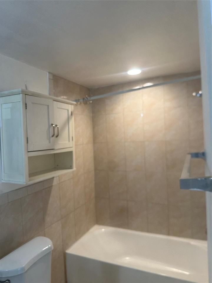 6541 Miramar Pkwy - Photo 7 of 12