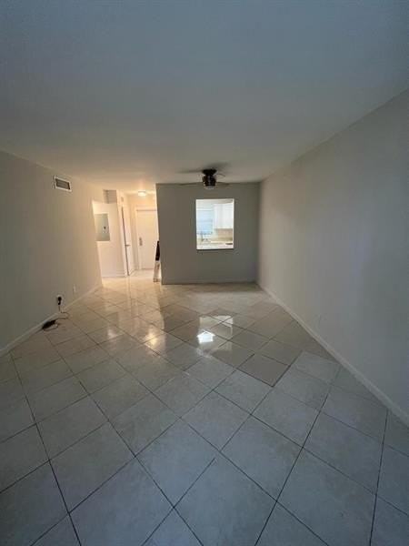 540 Se 2nd Ave - Photo 3 of 11