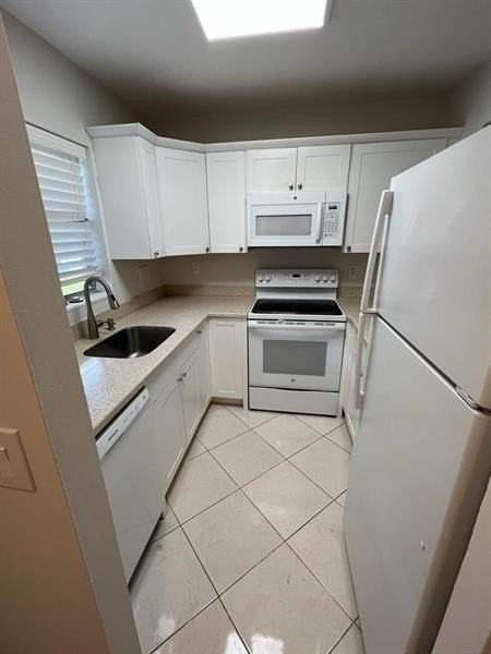 540 Se 2nd Ave - Photo 5 of 11