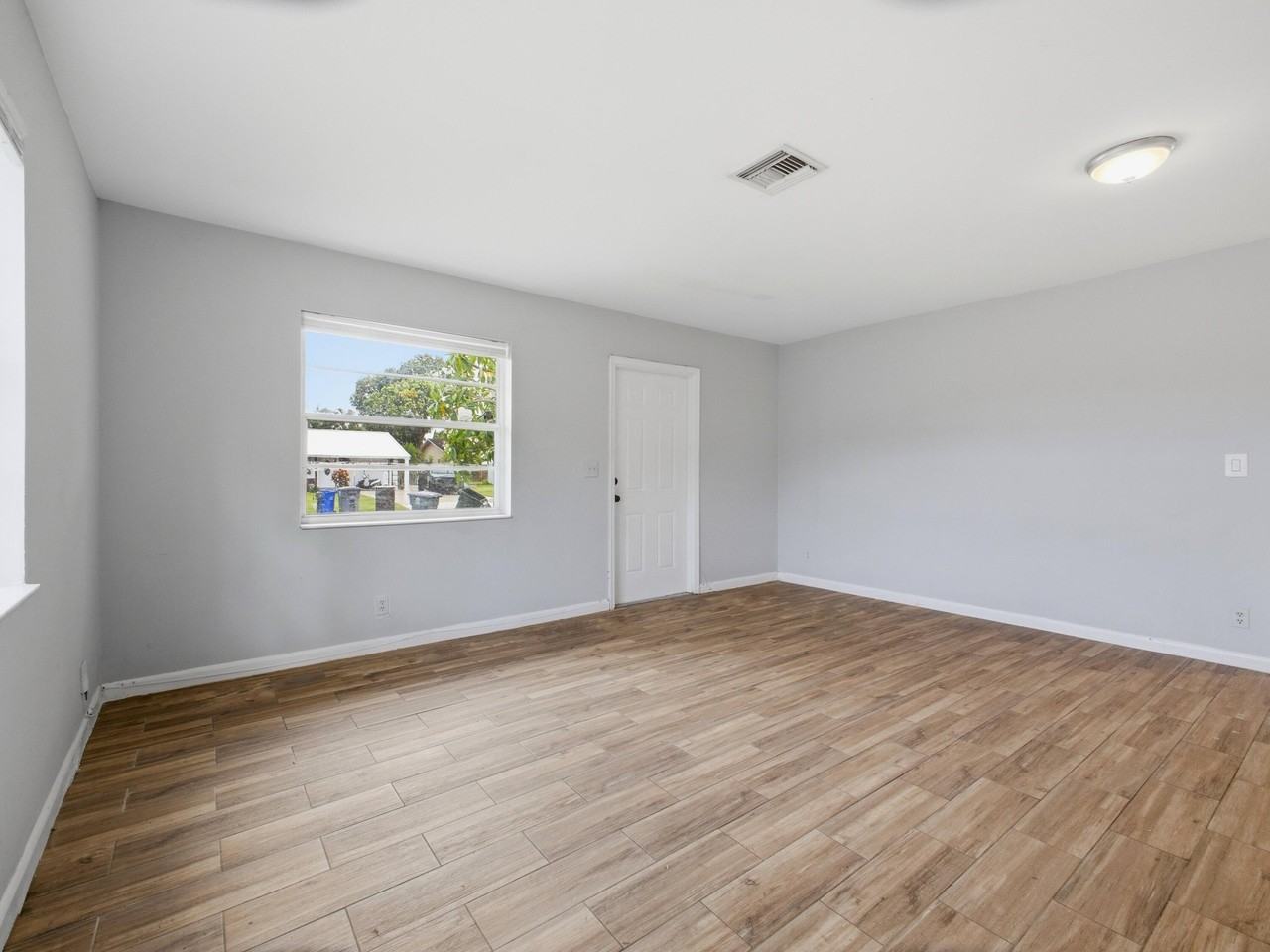 3561 Oberon Ave - Photo 5 of 21