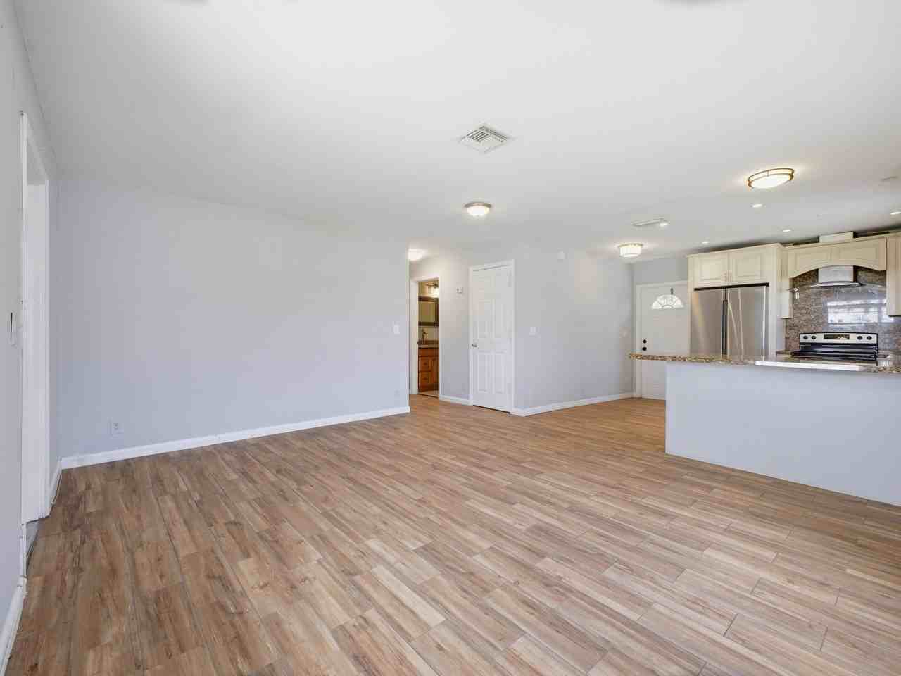 3561 Oberon Ave - Photo 6 of 21