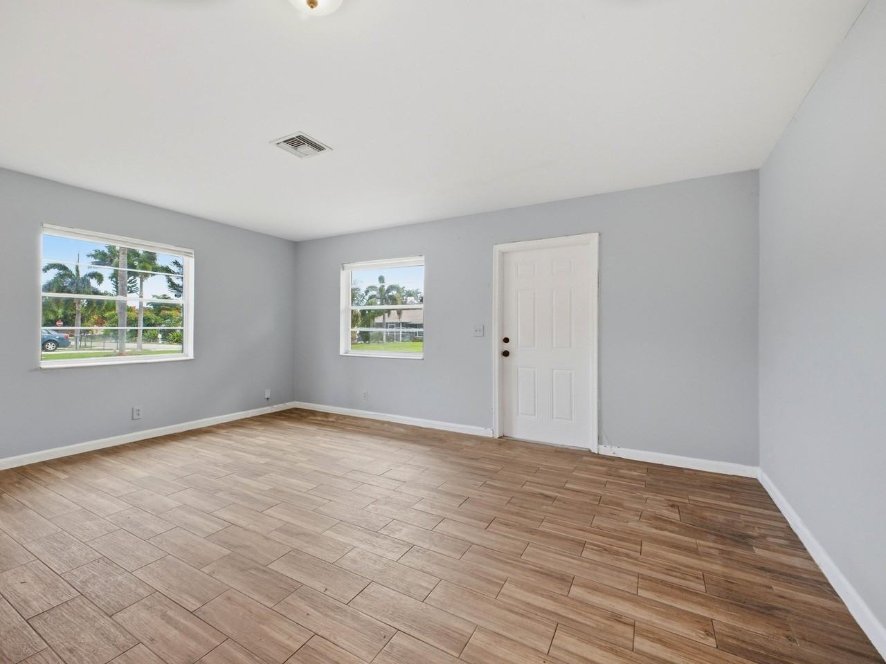 3561 Oberon Ave - Photo 7 of 21