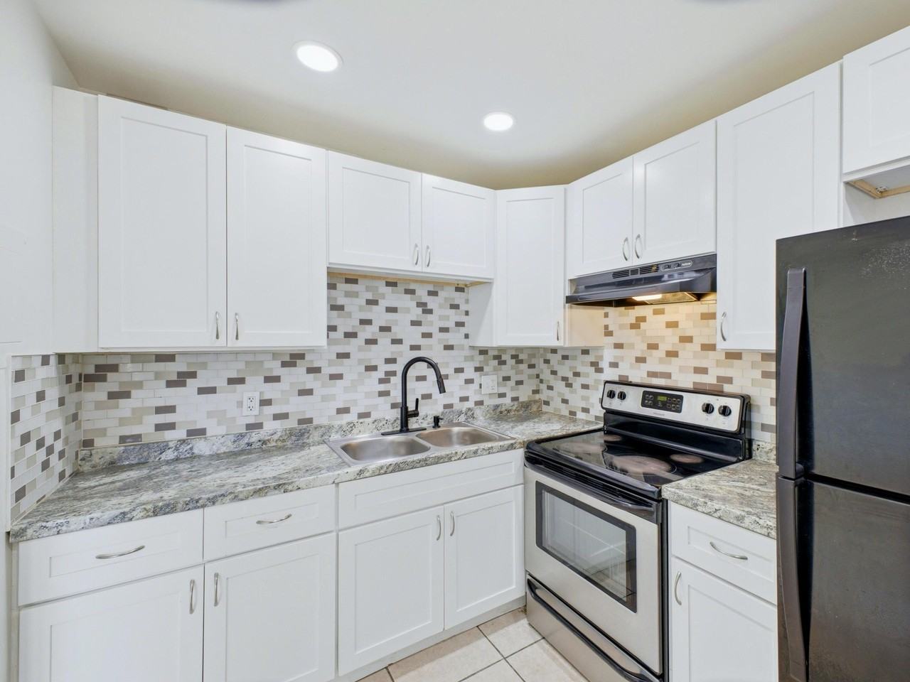 6289 Lear Dr #206 - Photo 5 of 22