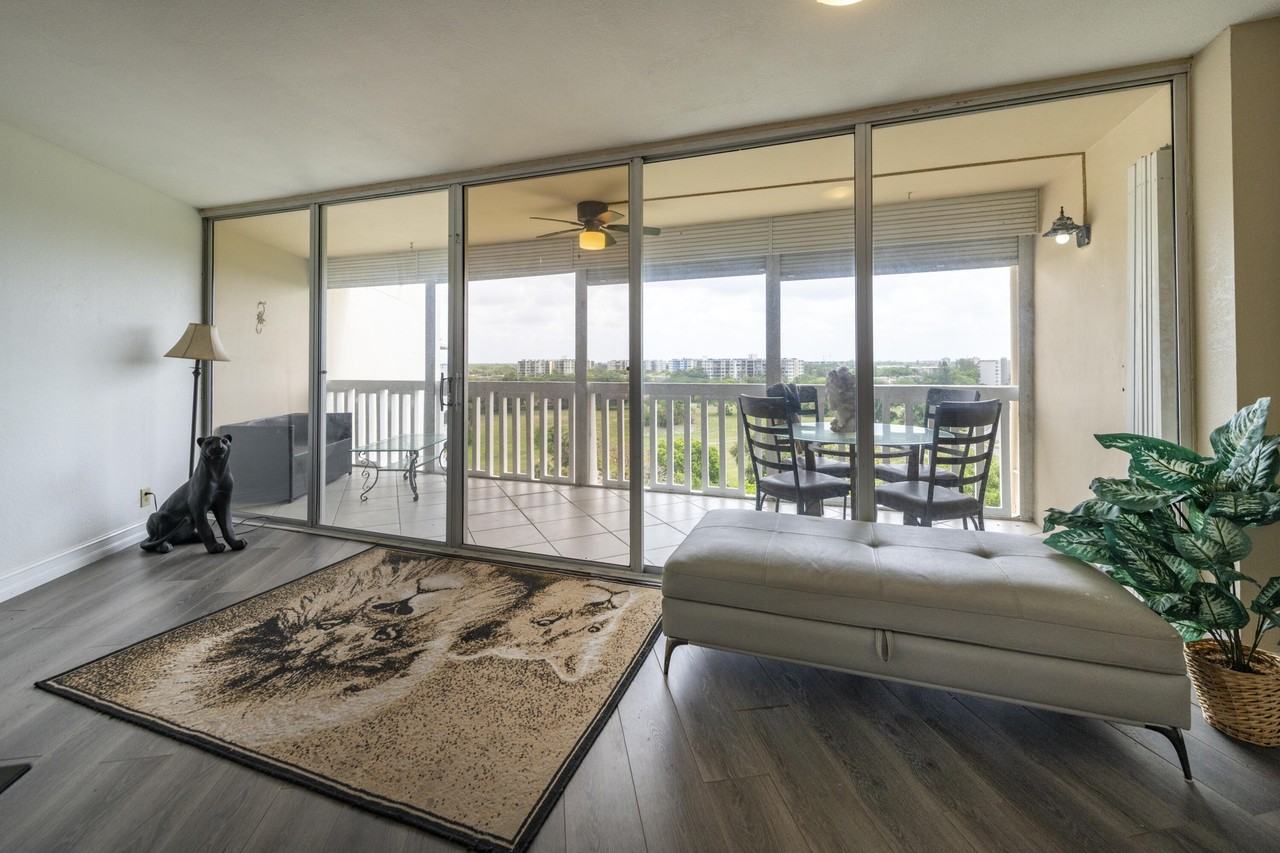 6911 Environ Blvd #8G - Photo 7 of 24