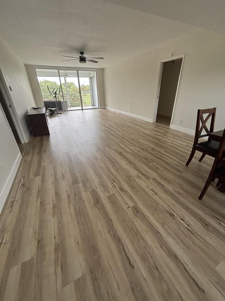 555 Oaks Ln #309 - Photo 5 of 20