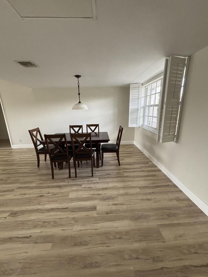 555 Oaks Ln #309 - Photo 7 of 20