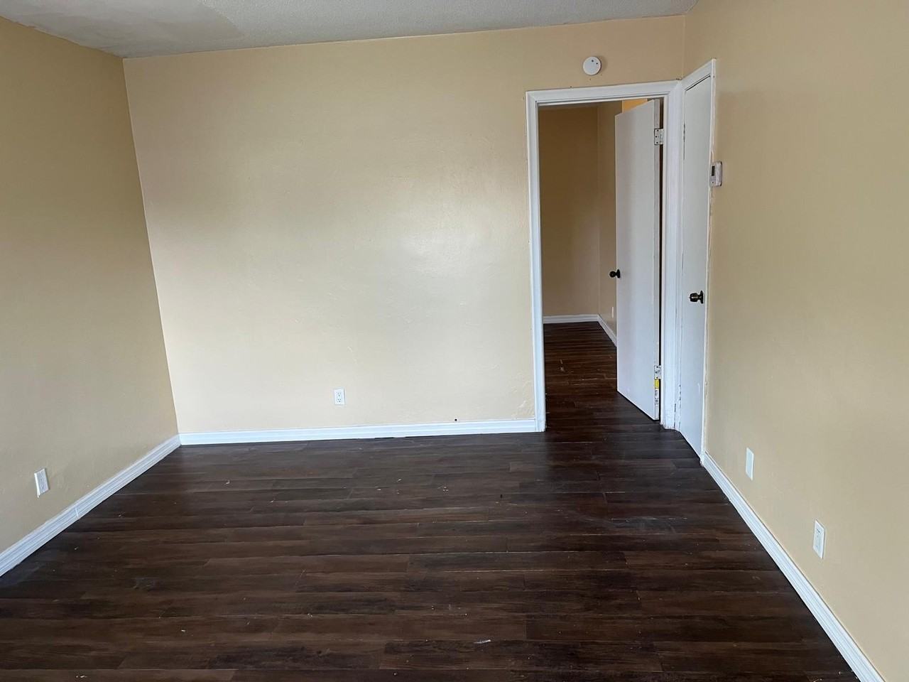 4140 Nw 30th Ter - Photo 4 of 6