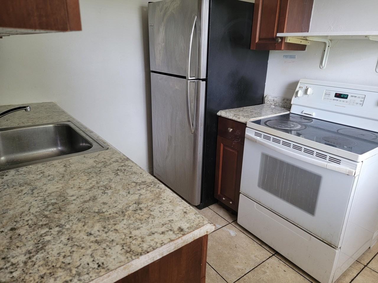 275 Nw 187th St - Photo 3 of 8