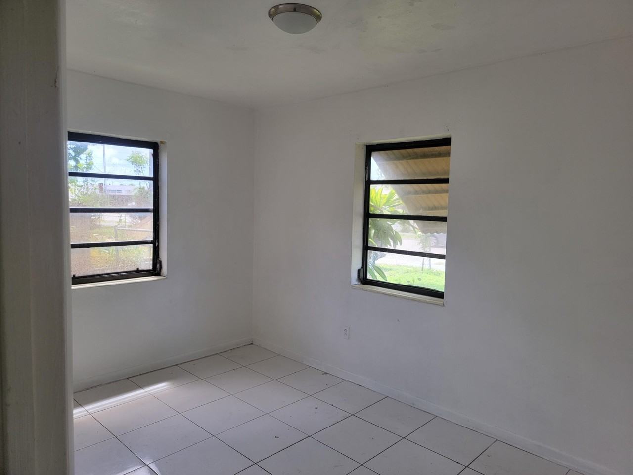 275 Nw 187th St - Photo 6 of 8