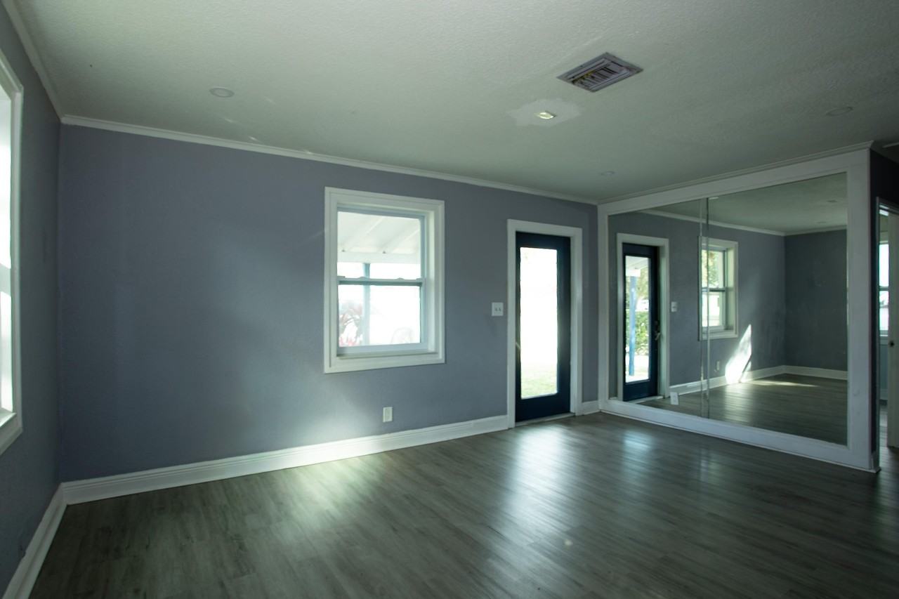 849 W 2nd St #B - Photo 5 of 20