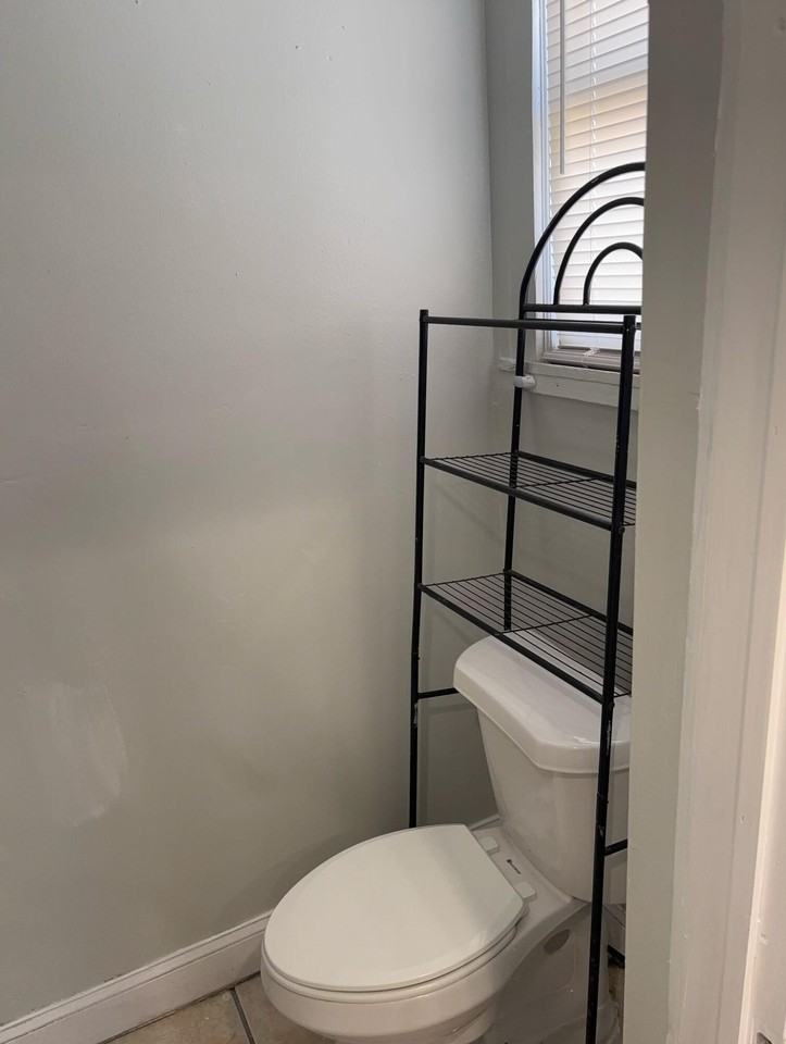 817 7th St - Photo 6 of 7