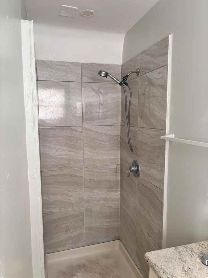 817 7th St - Photo 7 of 7
