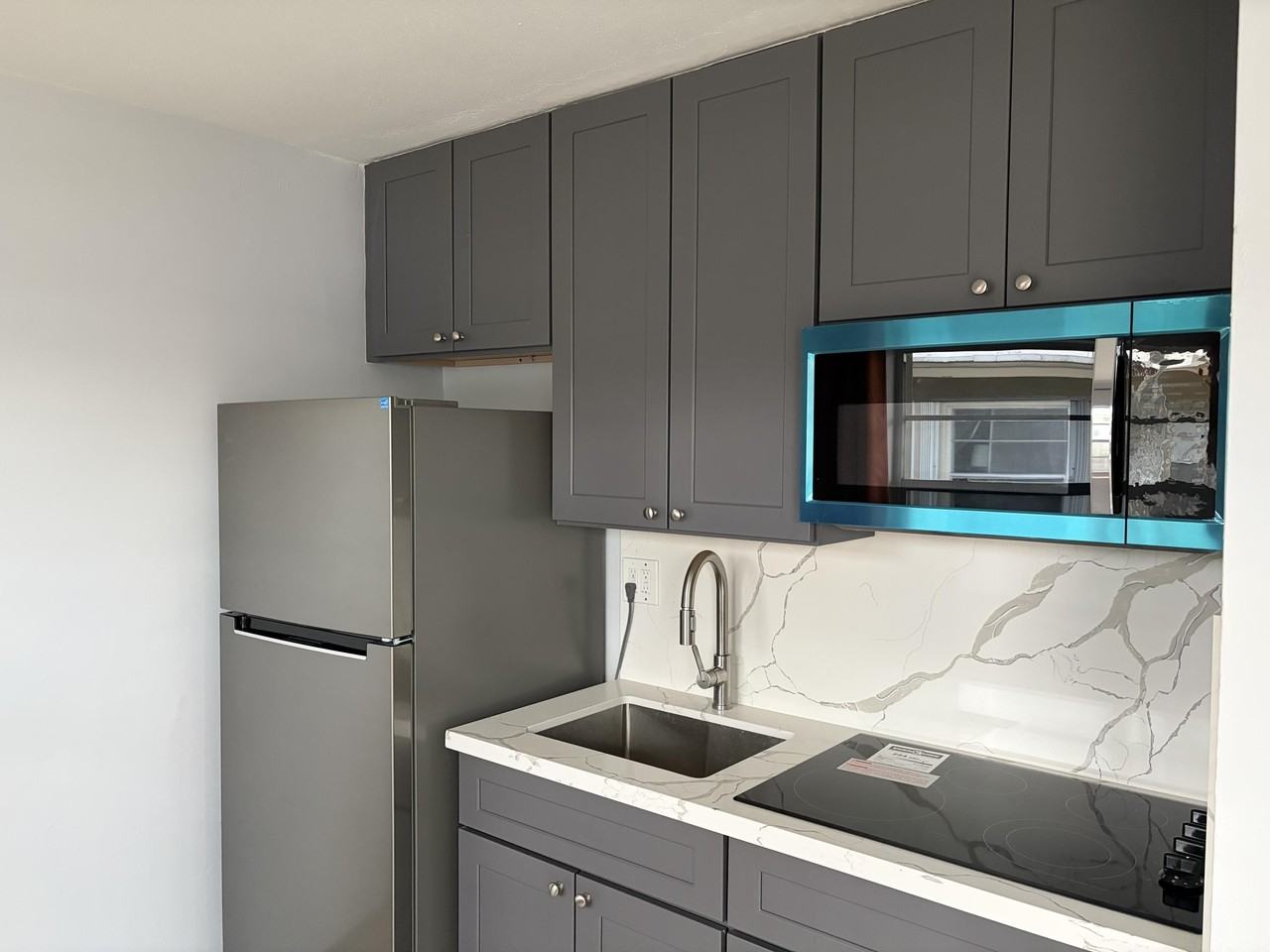 1017 Se 3rd St #4 - Photo 6 of 16