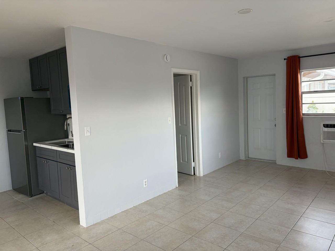 1017 Se 3rd St #4 - Photo 7 of 16