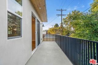 10805 Morrison St #1 - Photo 6 of 8