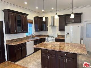 4626 Noble Ave - Photo 3 of 8