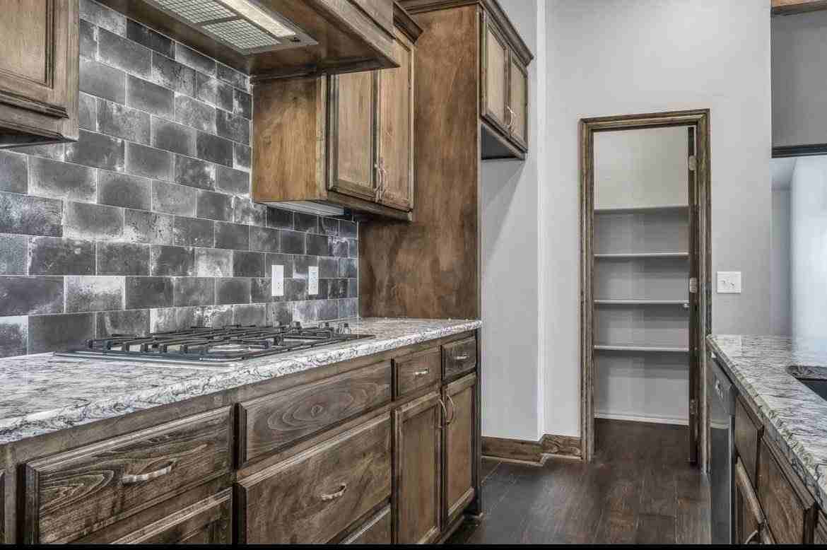 5915 N Emerald - Photo 6 of 23